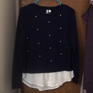 Navy cotton sweater with pearl accents